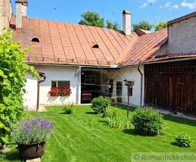 Dom v centre obce s veľkou romantickou záhradou, Ľubietová