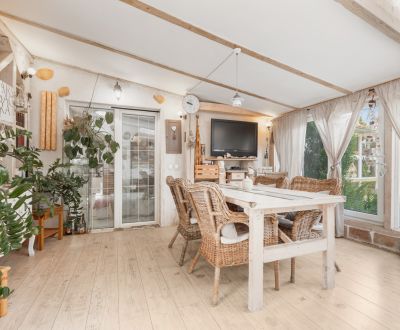 Na predaj štýlový 7 izbový rodinný dom v centre Tomášova