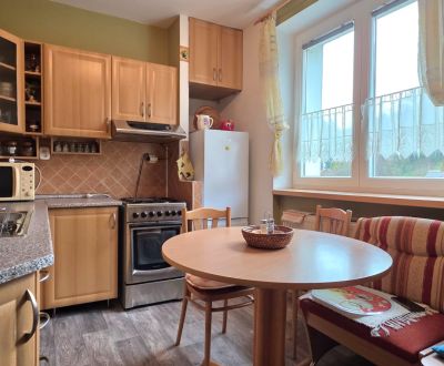 Na predaj 3 izbový byt Vyhne, 63 m2