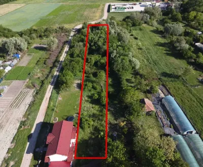 Veľká Ves – 165 m2 INVESTIČNÝ POZEMOK v obci -  Predaj