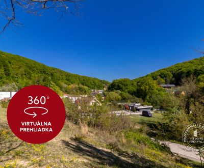 Pekný stavebný pozemok (859 m2) v Marianke