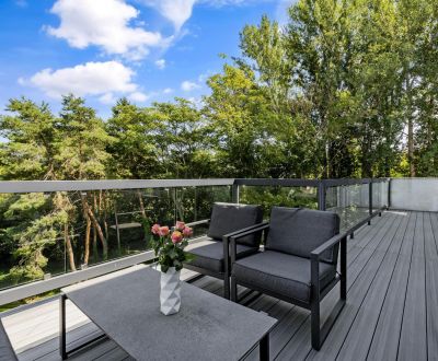 Na predaj nádherný 4 izbový luxusný byt,176 m2 + terasy 55 m2,2 garáž.