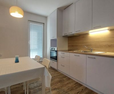 Prenájom 2-izb. bytu 55 m2 + parking, Trenčín - Halalovka