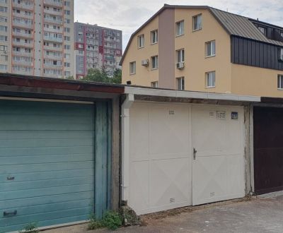 Garáž na ul. Plicková, Rača