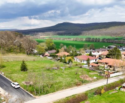 Nádherný pozemok pri lese - 687 m2 - Jelenec