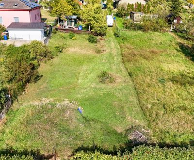 Stavebný pozemok so stavebným povolením - Janíkovce - 729 m2