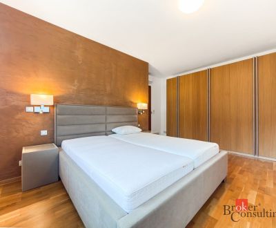 Luxusný 4i byt s terasou a garážou na Hradnom kopci