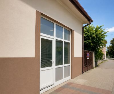 Obchodný priestor na prenájom priamo v centre Sládkovičova  