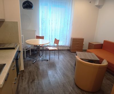 Na prenájom zariadená atypická garsónka v Nových Zámkoch