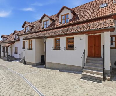 I Radový rodinný dom v starej časti Rače na Alstrovej
