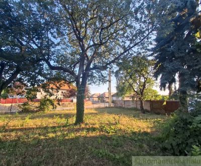 Rožný 500 m2 pozemok na výstavbu rodinného domu a komerčné účely v cen