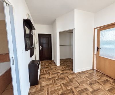 Čiastočne prerobený 3-izbový byt na prenájom, Komárno.