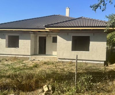 Kvalitná NOVOSTAVBA na peknom pozemku-800m2 v Moravanoch 