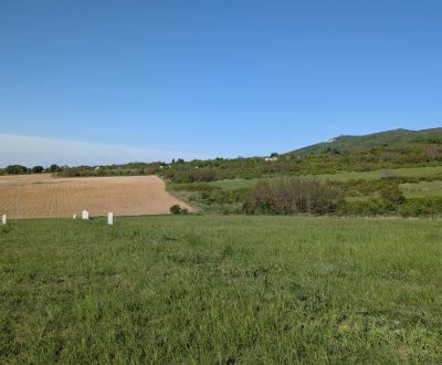 Stavebný pozemok 601 m2 v Štitároch