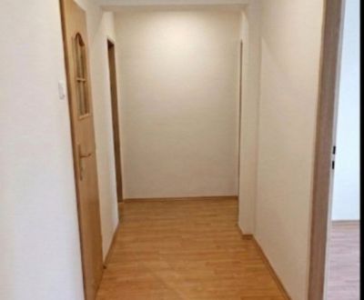 4-IZBOVÝ BYT S VLASTNOU GARÁŽOU – ORECHOVÁ POTÔŇ