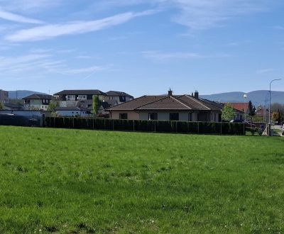 Stavebný pozemok 1212m² v obci Šelpice