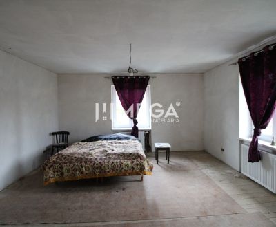 Na predaj - Dom s veľkým pozemkom v Pakostove