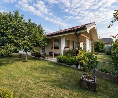 Moderný samostatne stojaci 4-izbový bungalov, Láb okres Malacky