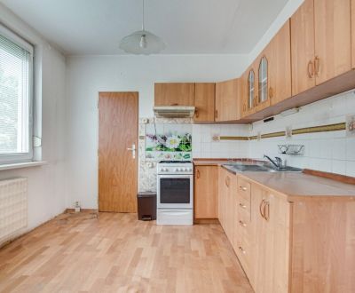 Veľký 3-izbový byt s balkónom v centre, Šurany – 81,10m2