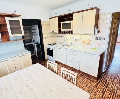 Na predaj VM 4 i byt s balkónom, komorou a špajzou - 84 m2 Partizánske