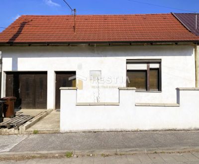 NA PREDAJ starší 3-izb. rodinný dom, slnečný pozemok, Senica – Kunov