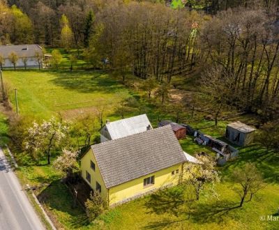 IBA U NÁS! Pozemok 5 912 m2 s RD, Mníchova Lehota
