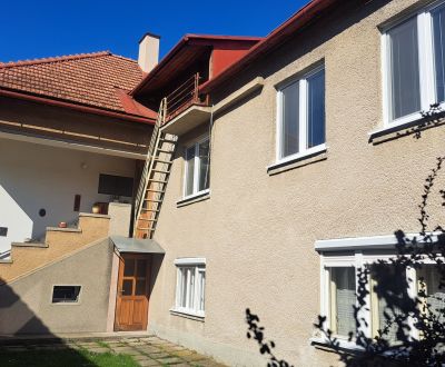 DVOJGENERAČNÝ  DOM, pozemok 290m2, MEDZIBROD okr. Banská Bystrica  