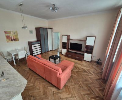 Predáme 2 izb byt na Obchodnej ulici 