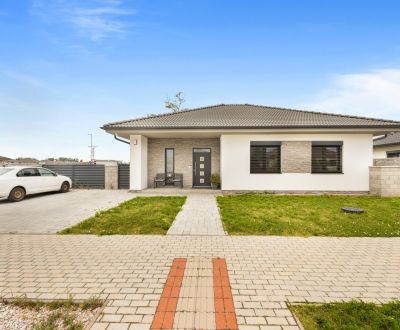 Na PREDAJ moderný 4 izbový bungalov - Vydrany, DS