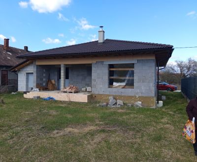Príbovce -rodinný dom /Bungalov/ Hrubá stavba