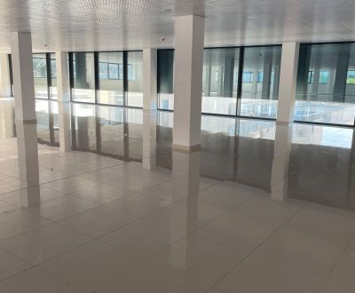 Ponúkame obchodné priestory 800m2
