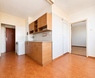 Na predaj 2 izbový byt v pôvodnom stave, ul. Saratovská, Trenčín