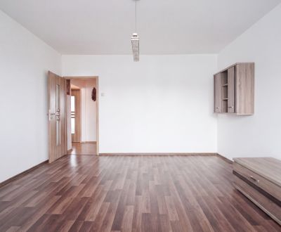 Veľký 3-izbový byt s loggiou na sídlisku JUH, Nové Zámky – 78,57m2