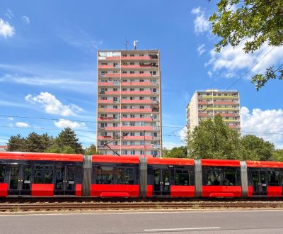 3 izb byt s veľkou loggiou vo vyhľadávanej lokalite Bratislava 