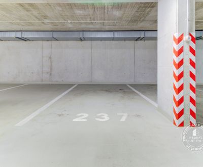 GARÁŽOVÉ STÁTIE v METROPOLISE, BA I., Bottova ulica