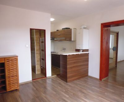 Atypický 1,5-izbový byt, veľký balkón - RADLINSKÉHO - blízko centra