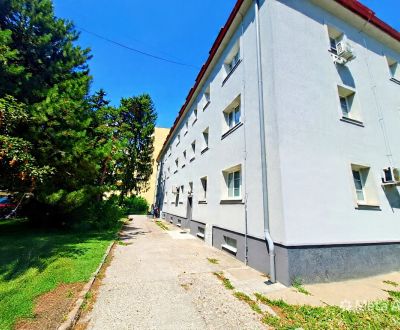 Priestranný 2 izbový byt v atraktívnej lokalite blízko centra