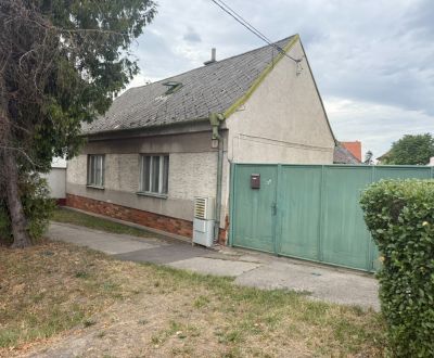 RODINNÝ DOM V MALACKÁCH – POTENCIÁLNE BÝVANIE AJ INVESTÍCIA