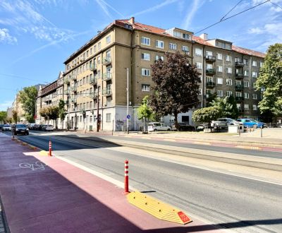 Na prenájom 2 izbový byt, 65 m2, Bratislava, centrum, Vajanského nábr.