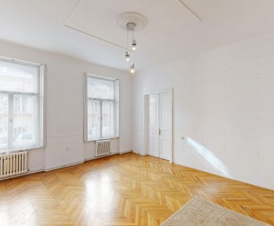 Staromestský 3-izbový byt 132 m², 2 pivnice, Mateja Bela, Staré Mesto