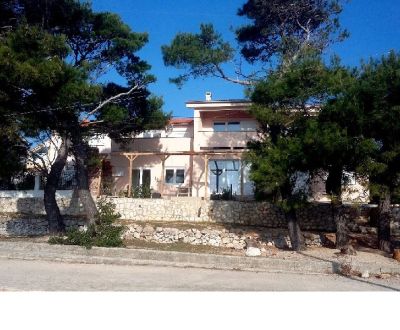 APARTMÁNOVÉ DOMY NA OSTROVE RAB    