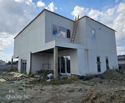 Okr. Senec - TOMÁŠOV - EXKLUZÍVNE NA PREDAJ NOVOSTAVBA - dva 4 izb. by