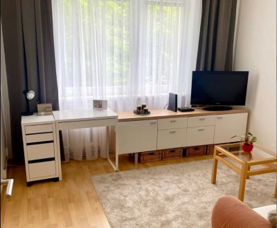 - 3-izbový byt s balkónom a zeleňou na Muškátovej u. Ružinov