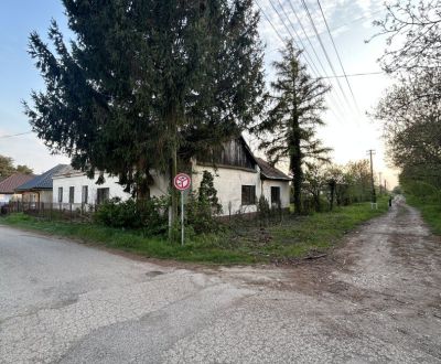 Veľký stavebný pozemok pre 6 rodinných domov