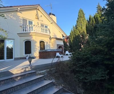6-izbový rodinný dom s  krásnou záhradou – Trenčianske Stankovce