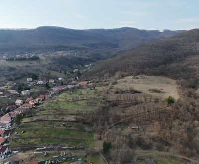 Ponúka na predaj stavebný pozemok, okres Žarnovica