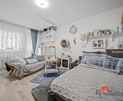 Na predaj svetlý 1-izbový byt s veľkým balkónom v obľúbenej lokalite P