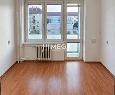 NA PREDAJ 2-izbový zrekonštuovaný byt s balkónom  v Humennom