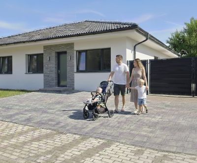 POSLEDNÝ VOĽNÝ DOM: 4i RD, 6a pozemok, Inovec, blízko D1