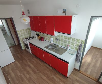 3 izbový byt 74 m2, lodžia, 2/3 posch. záhradka, v Rakytovciach